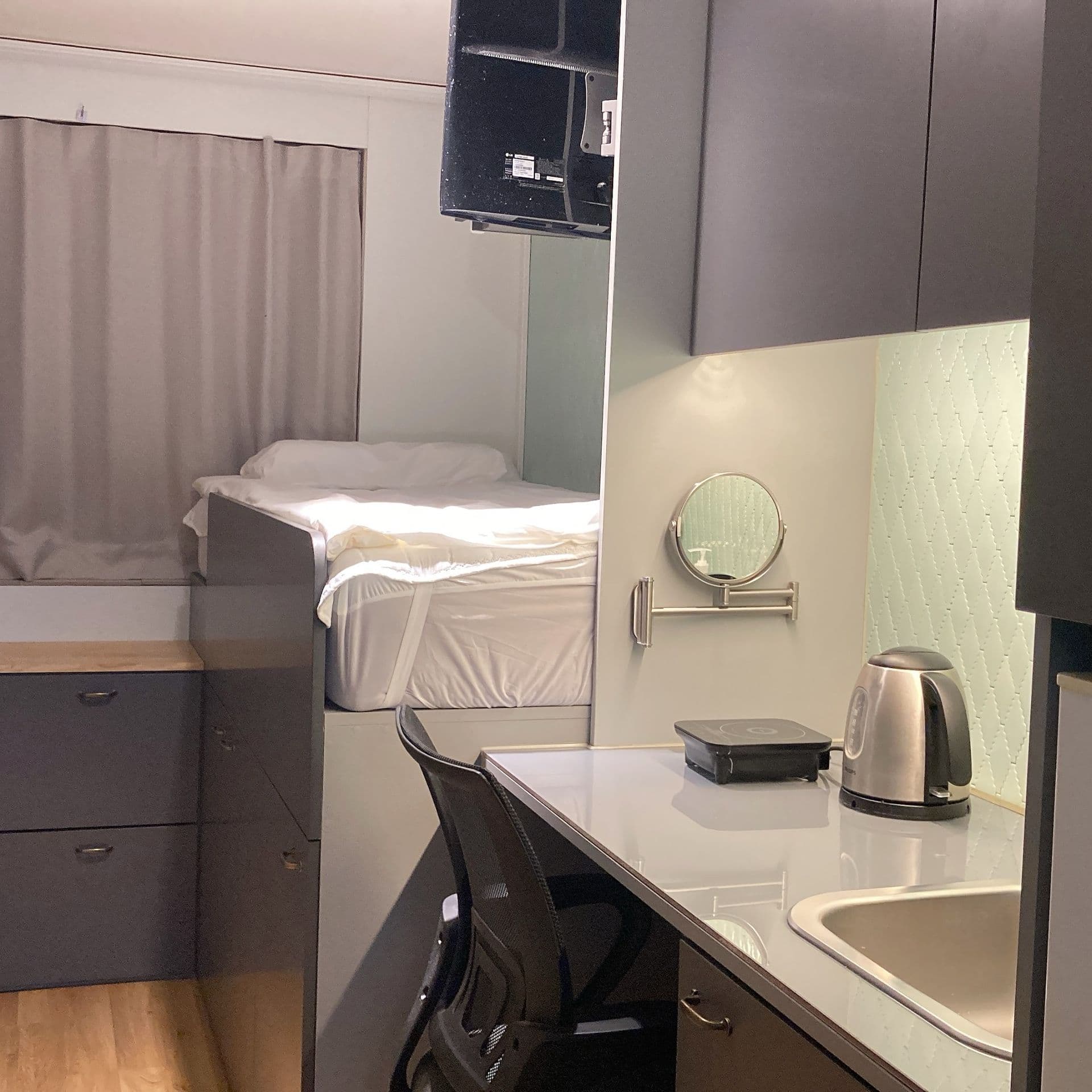 Compact Myeongdong Studio Steps from Shinsegae and Namdaemun