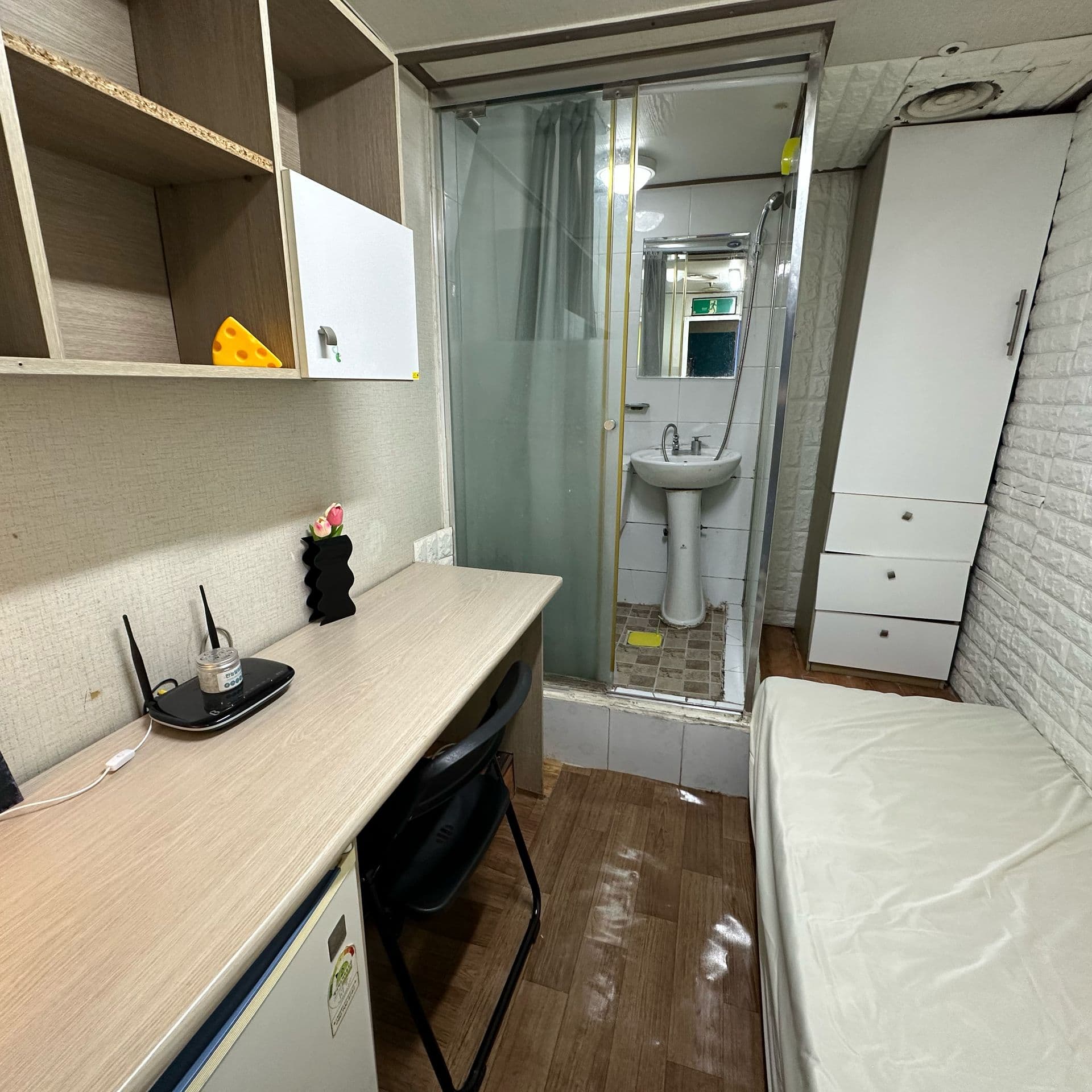 Jongno Private-Bath Goshiwon, Full-Option Studio