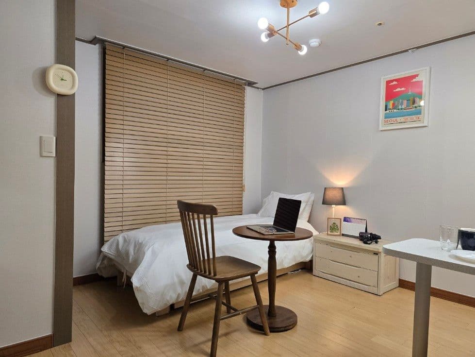 Cozy Full-Option Studio Near Gyeongbokgung, Jongno