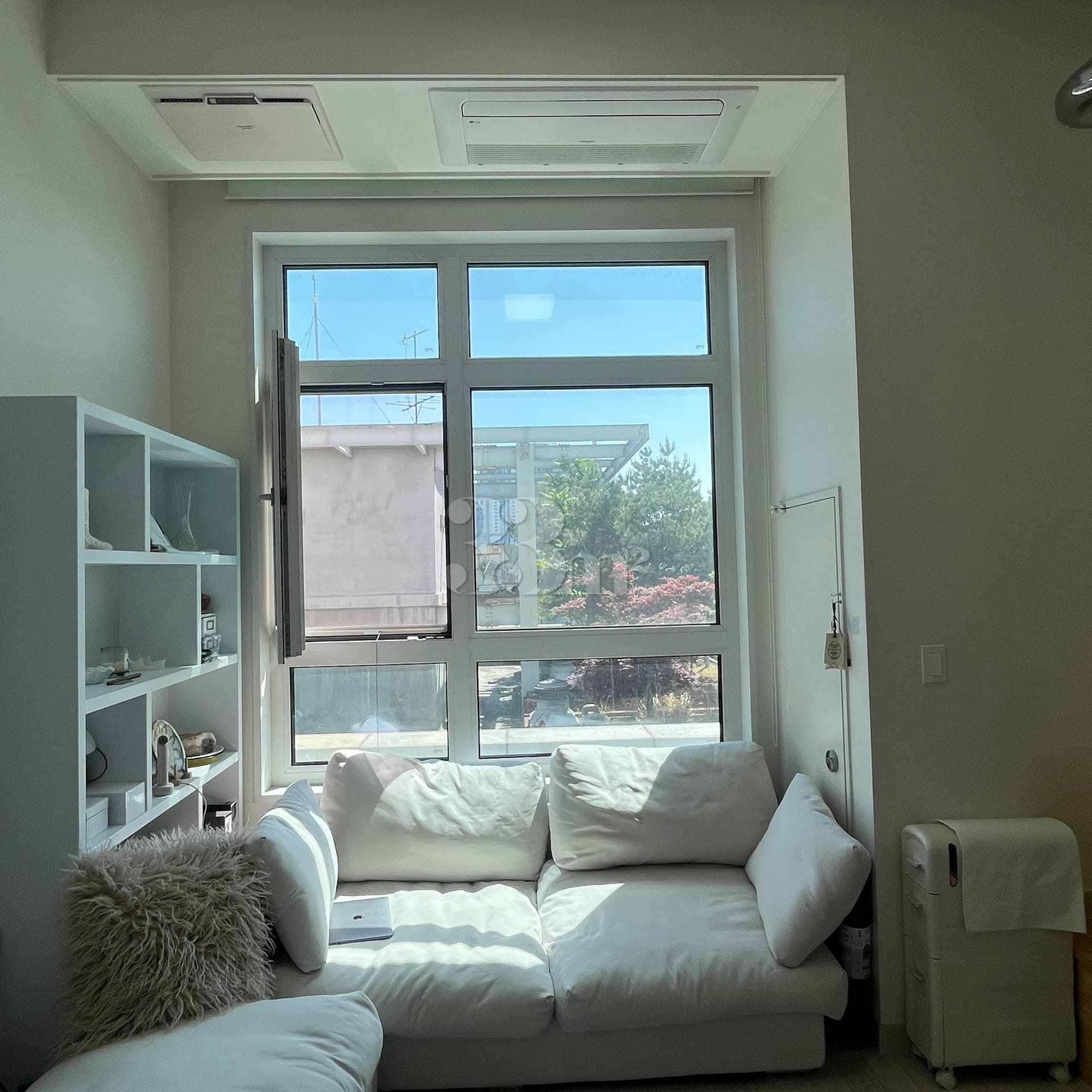 Jegi Station 30-sec — 17F Duplex with City View