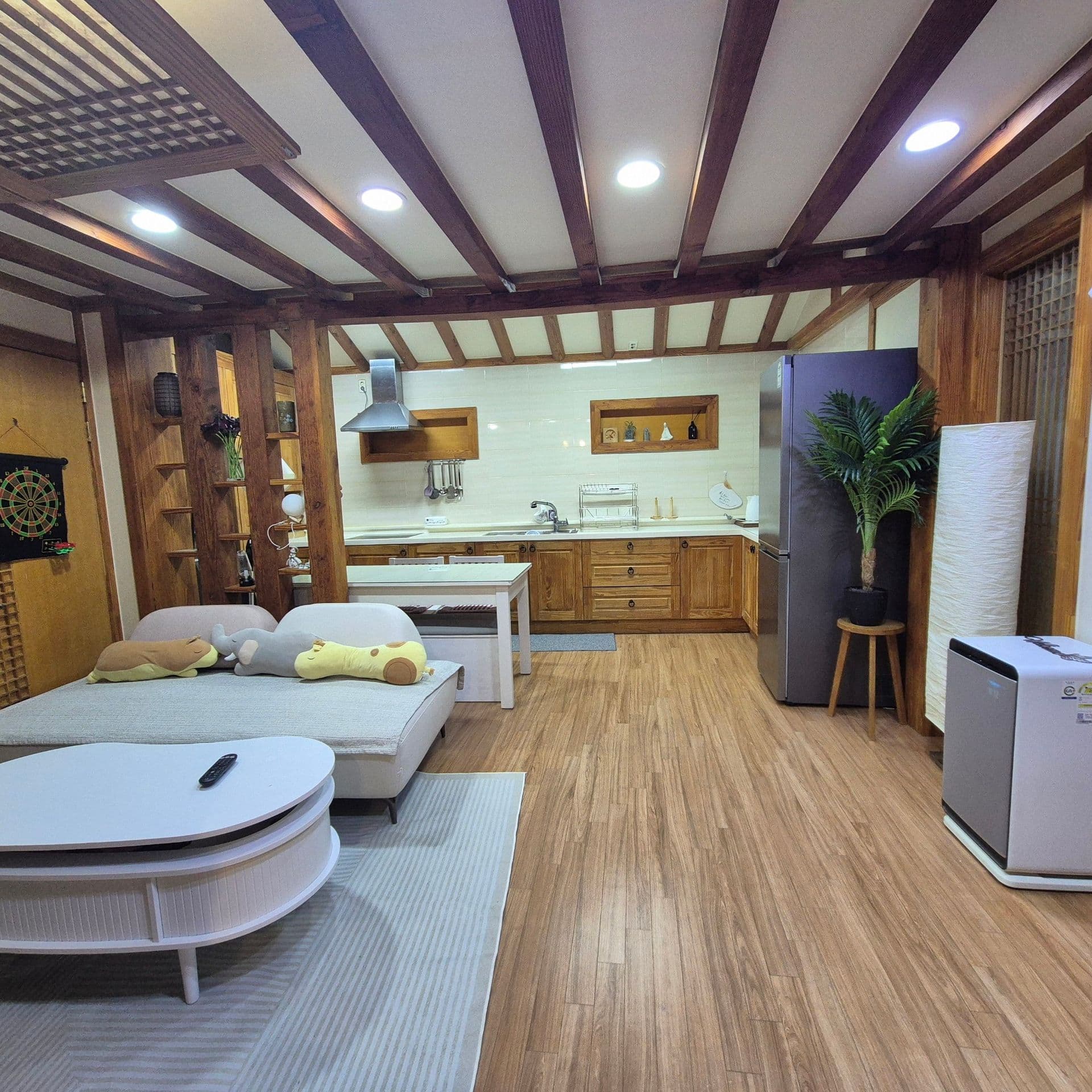 Remodeled Hanok near Dongdaemun with Cheonggyecheon Views