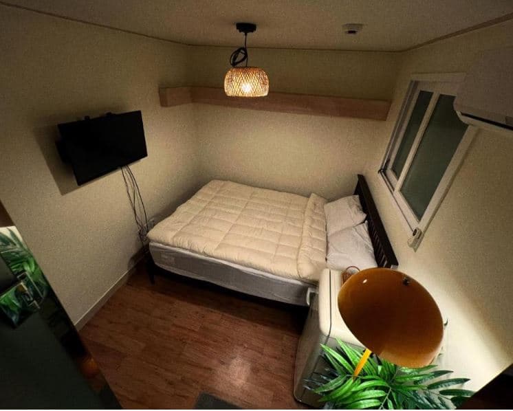 Compact Myeongdong Studio Steps from Seoul City Hall