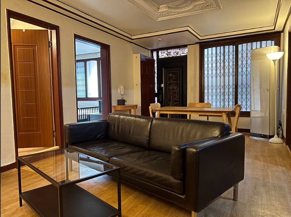 Haebangchon Three-Bedroom Near Namsan and Global Eats