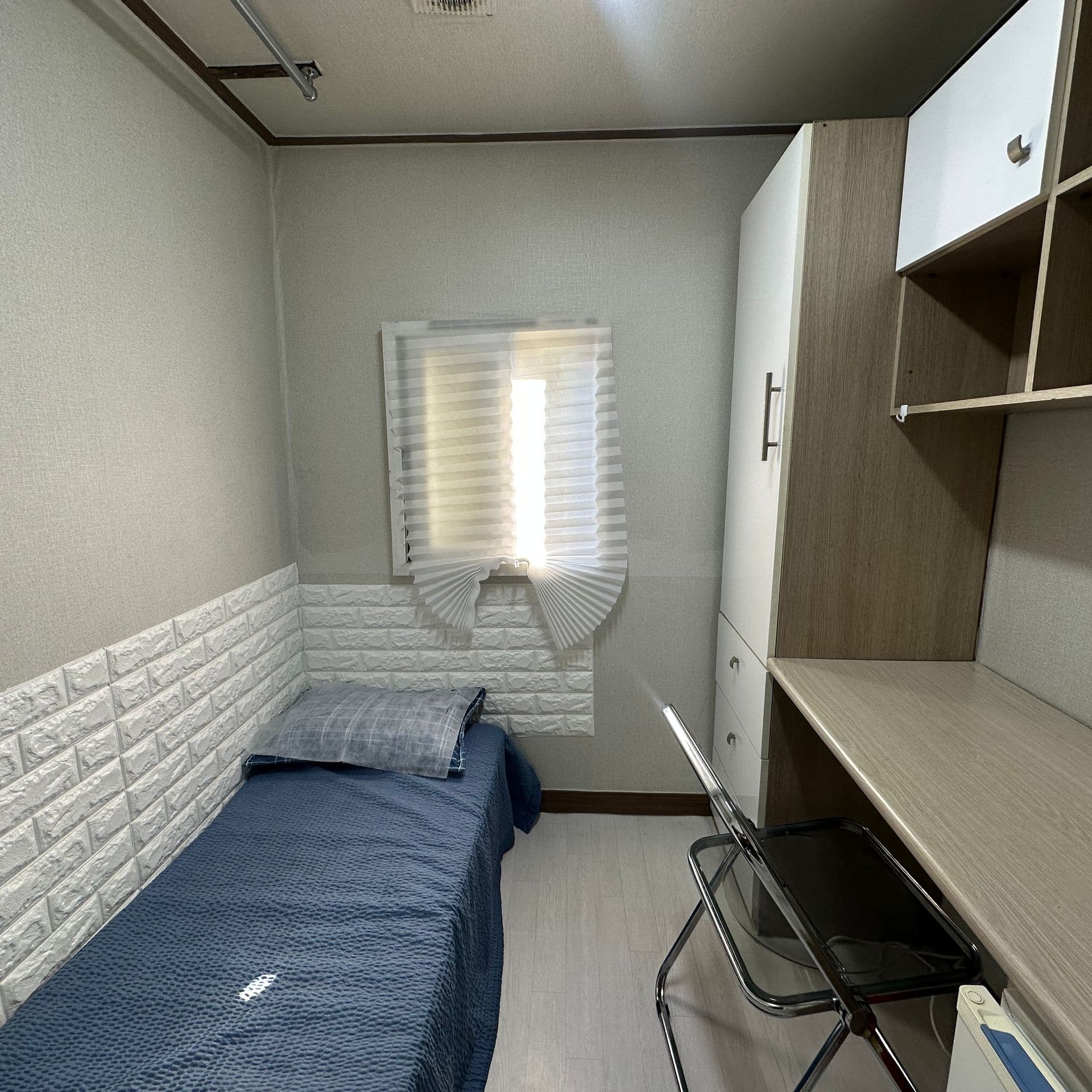 Compact Goshiwon Studio in Central Jongno
