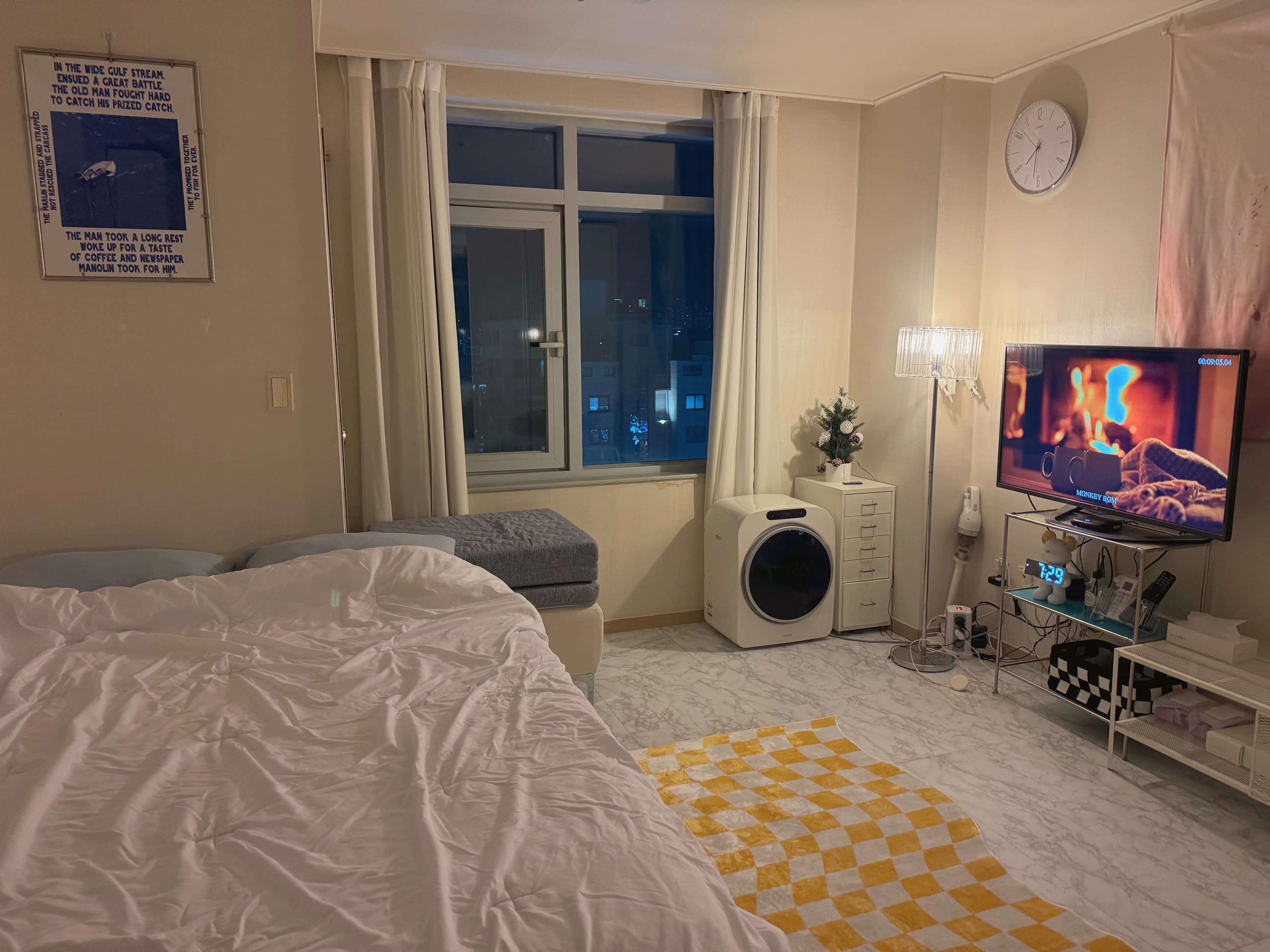 White Cozy Room